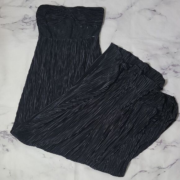 Lulu's Dresses & Skirts - Lulus Black Plisse Strapless Maxi Dress